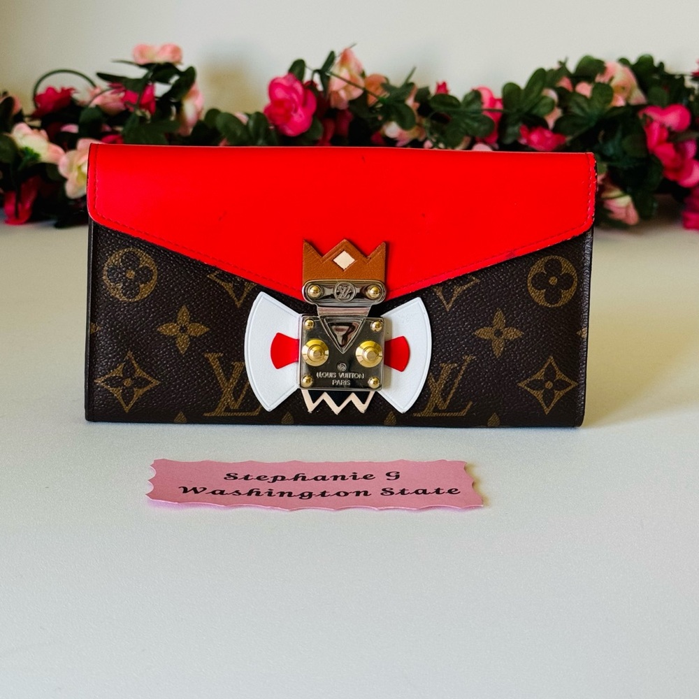Louis Vuitton Rare Monogram Tribal Mask Sarah Wallet🤎❤️